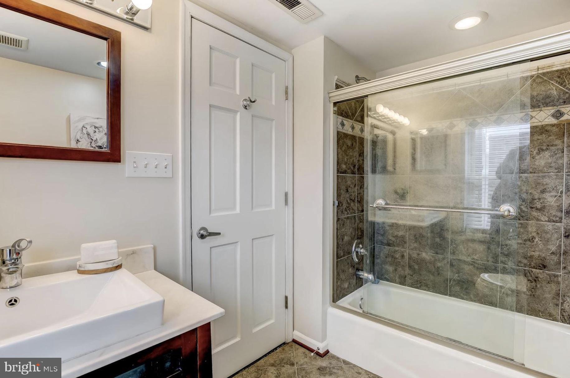 FEDERAL HILL HISTORIC DISTRICT - Residential Lease