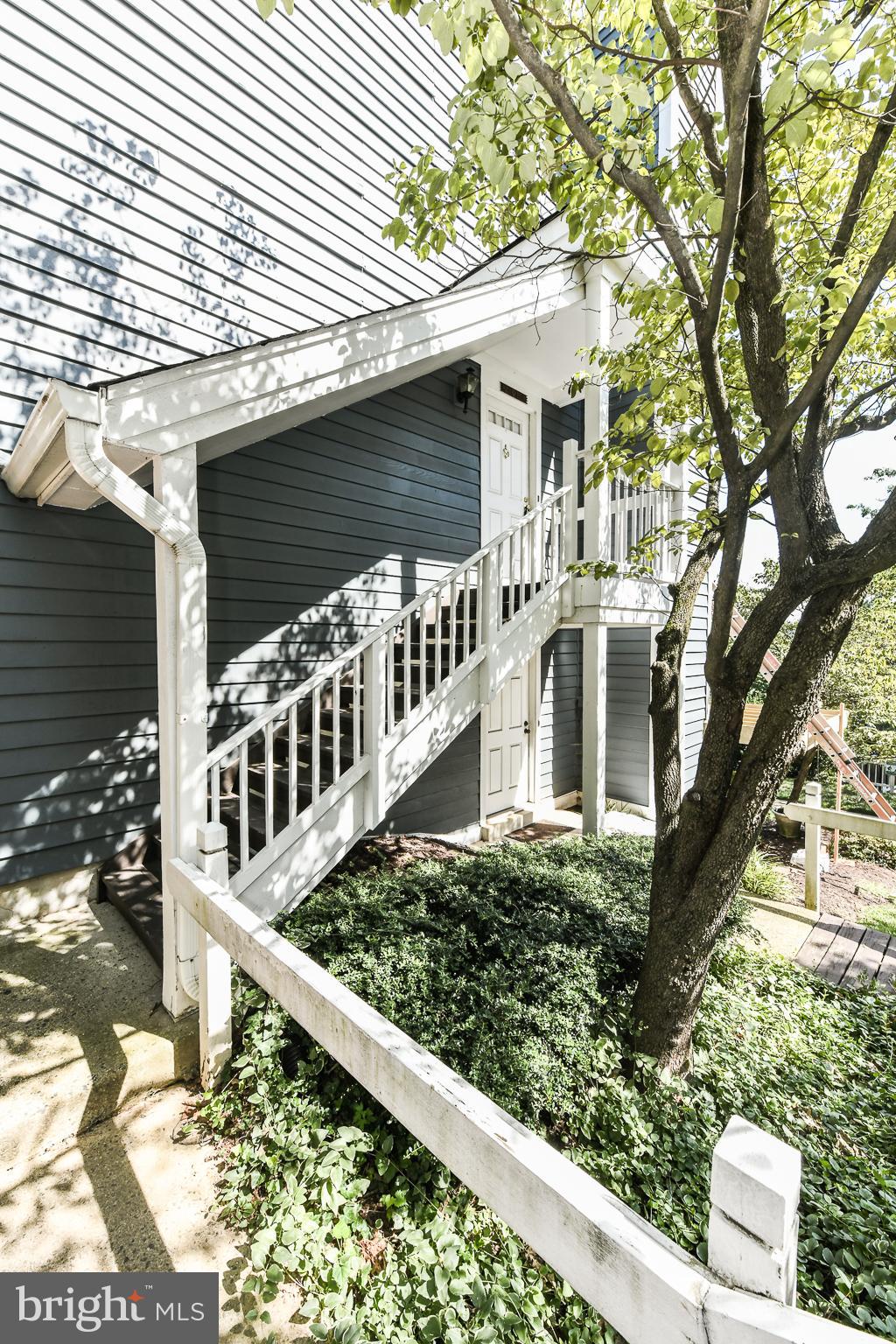 COURTBRIDGE - Residential Lease