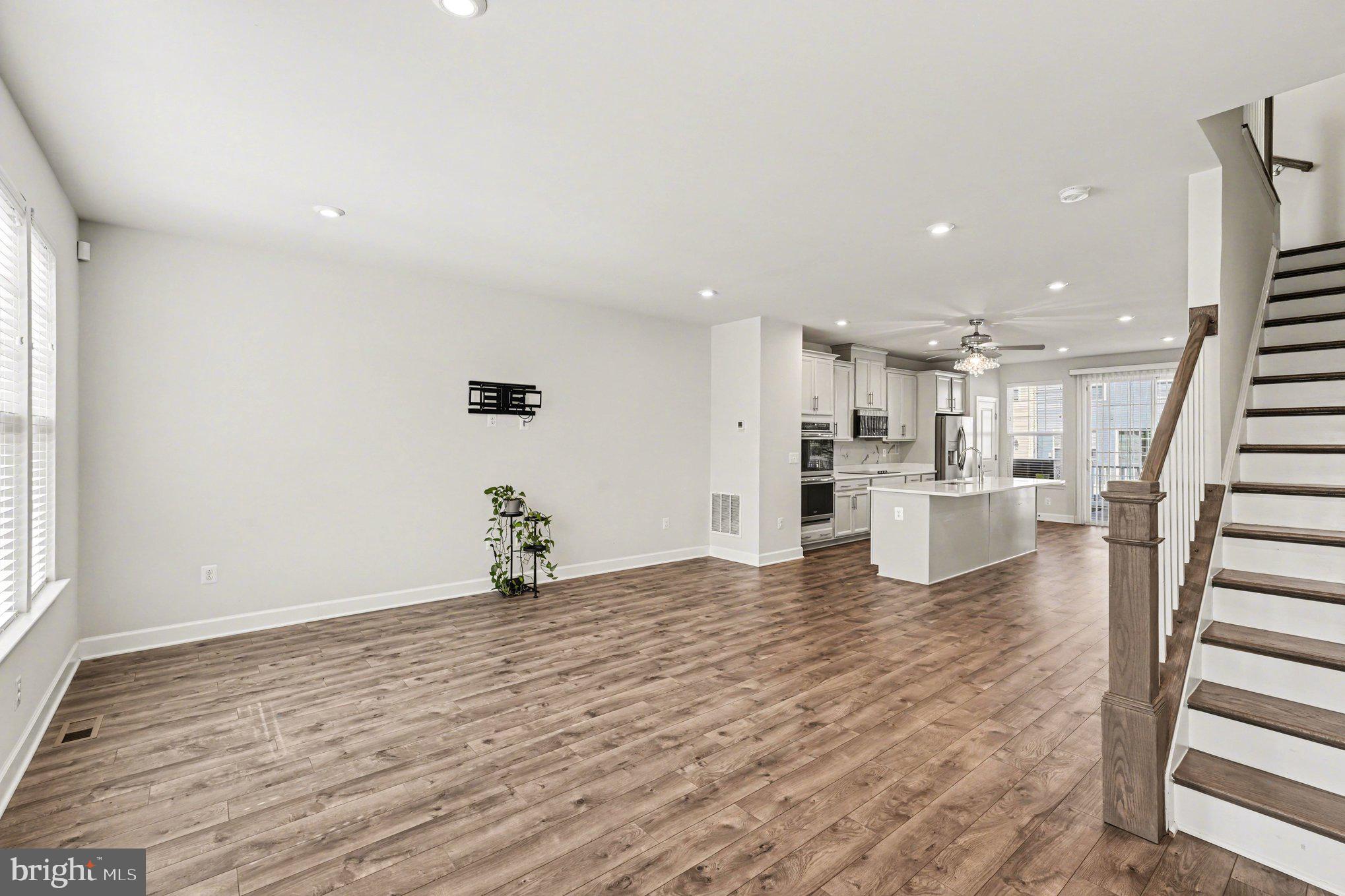 LANDING AT CENTRAL PARK - Residential