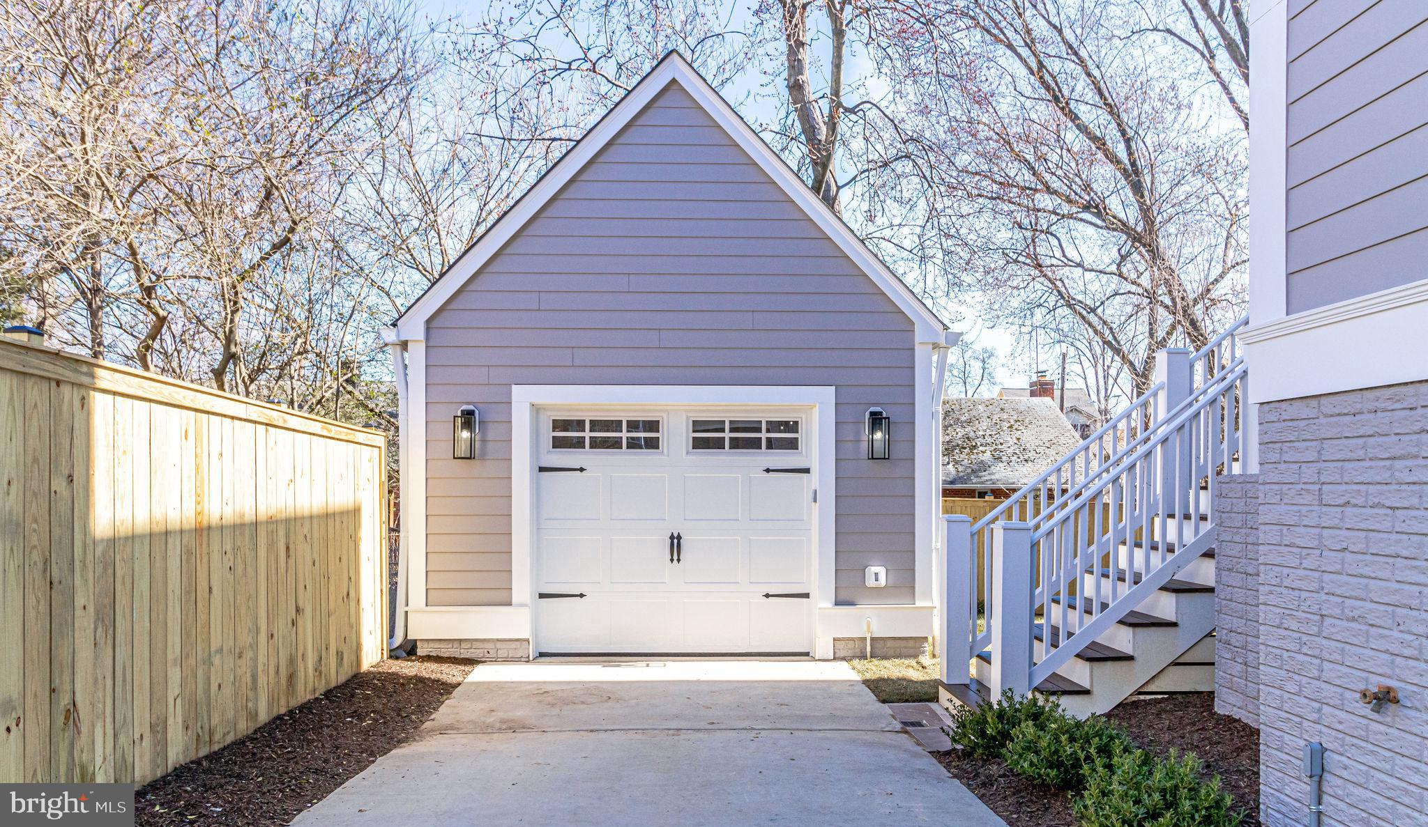 BROYHILL HEIGHTS - Residential