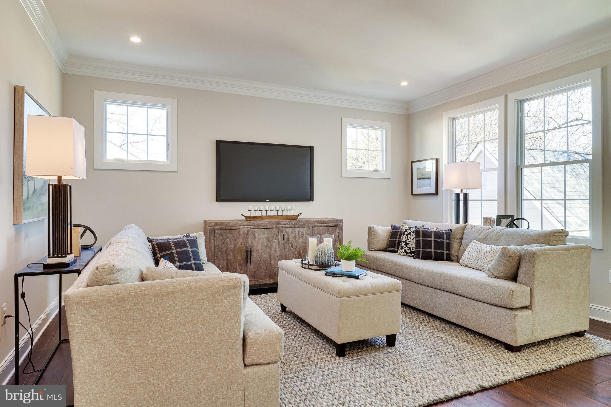 BROYHILL HEIGHTS - Residential