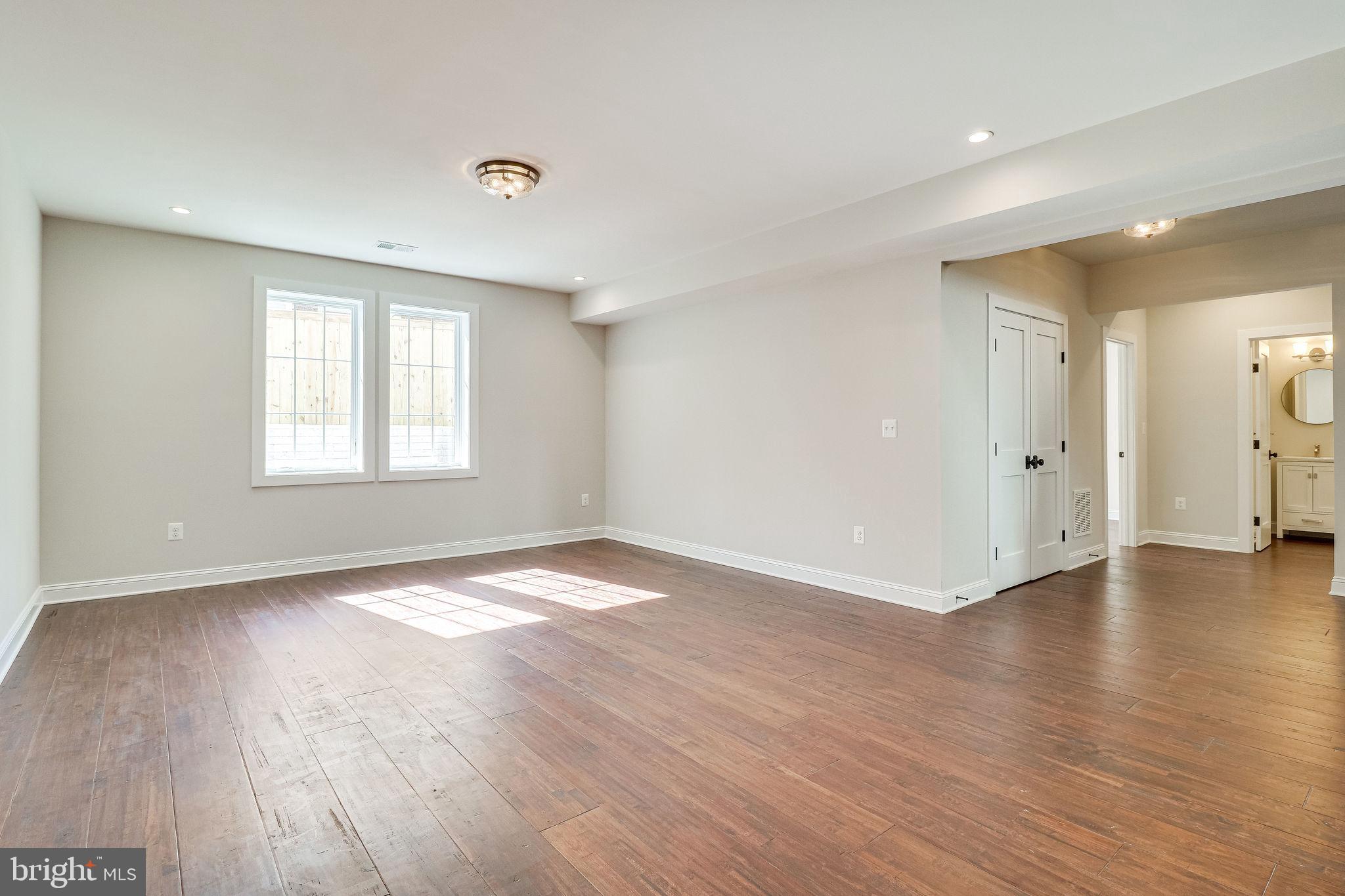 BROYHILL HEIGHTS - Residential