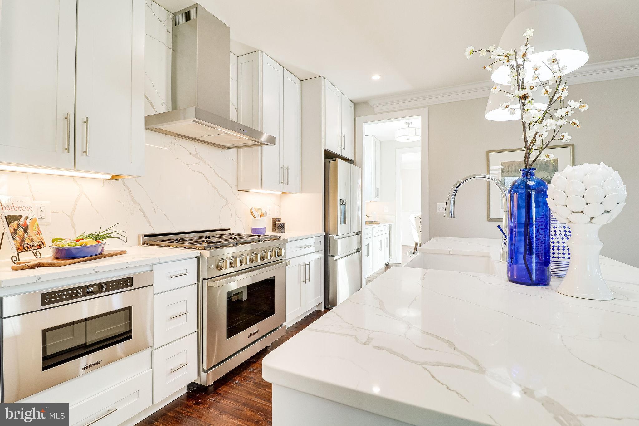 BROYHILL HEIGHTS - Residential