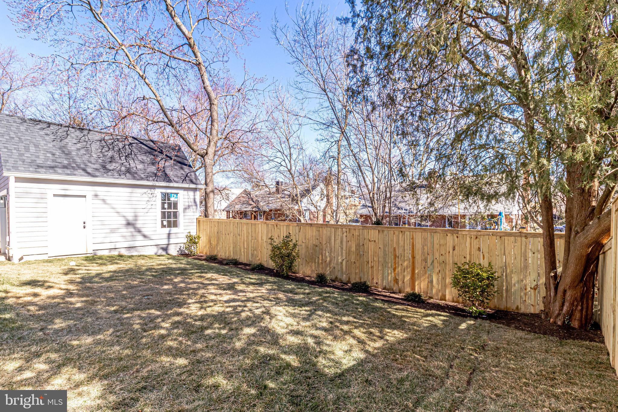 BROYHILL HEIGHTS - Residential