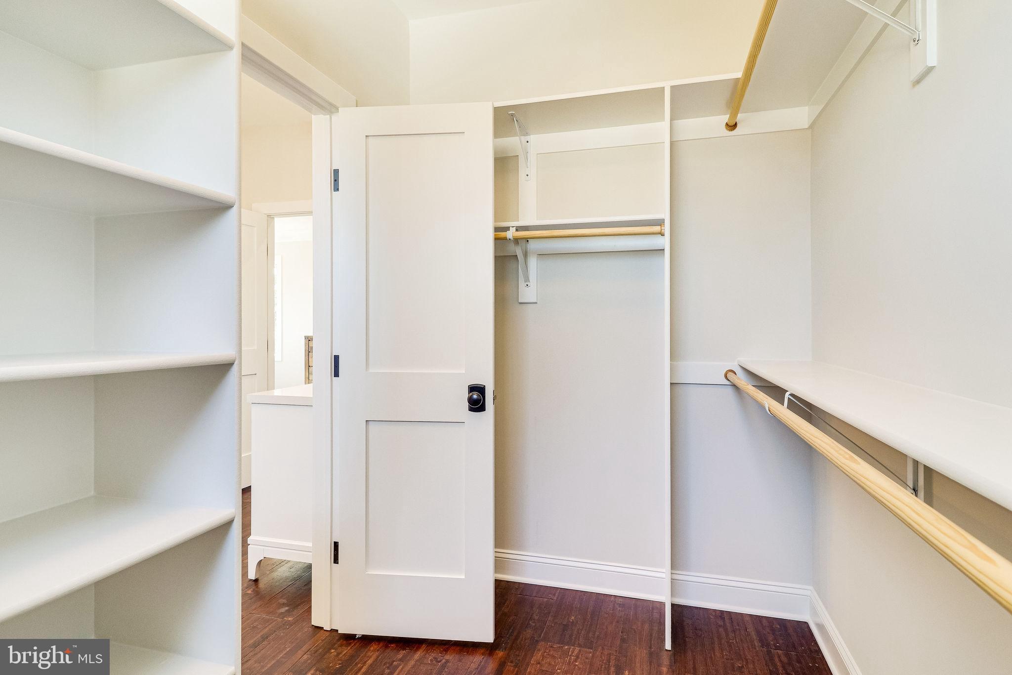 BROYHILL HEIGHTS - Residential