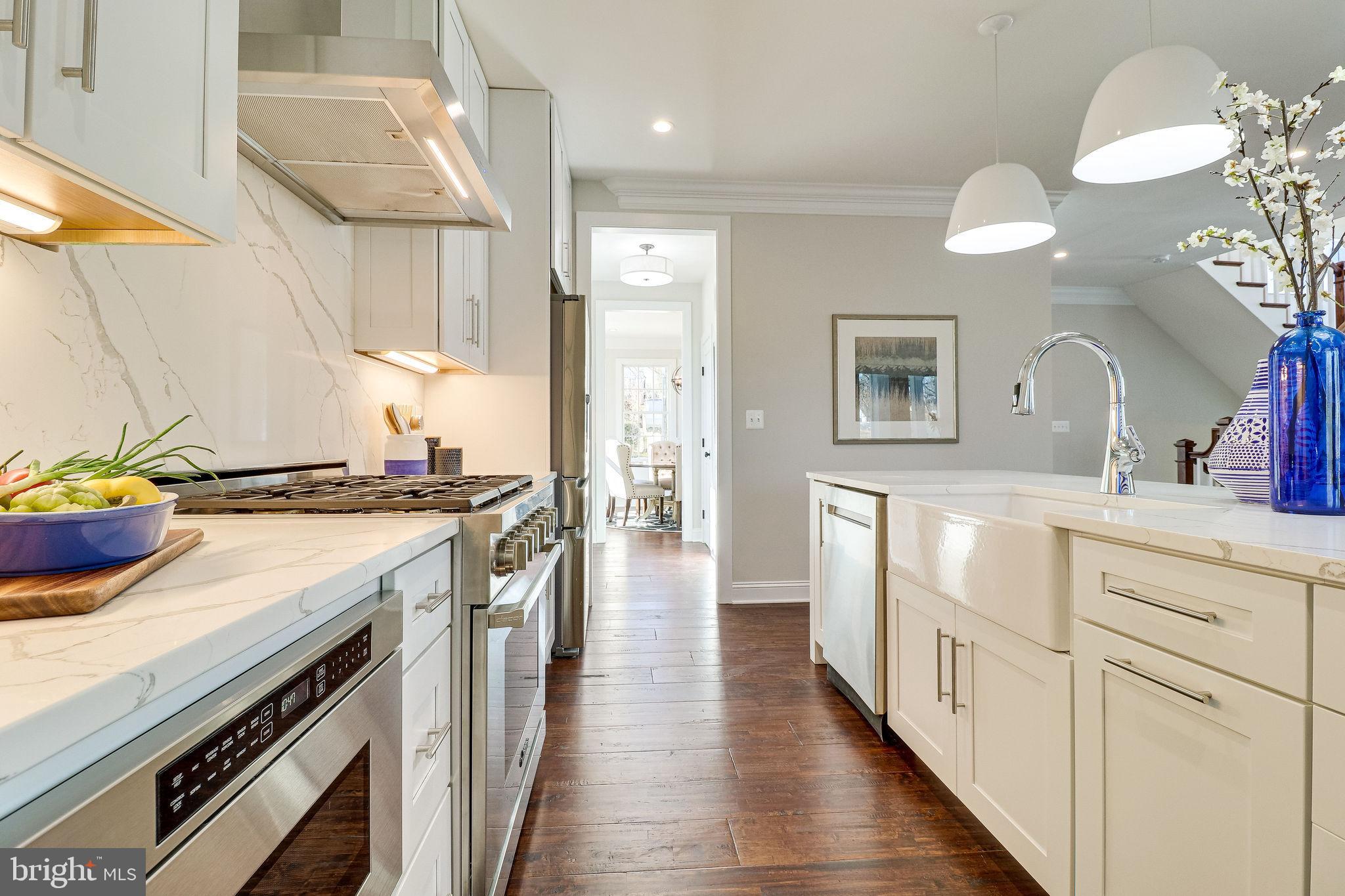 BROYHILL HEIGHTS - Residential