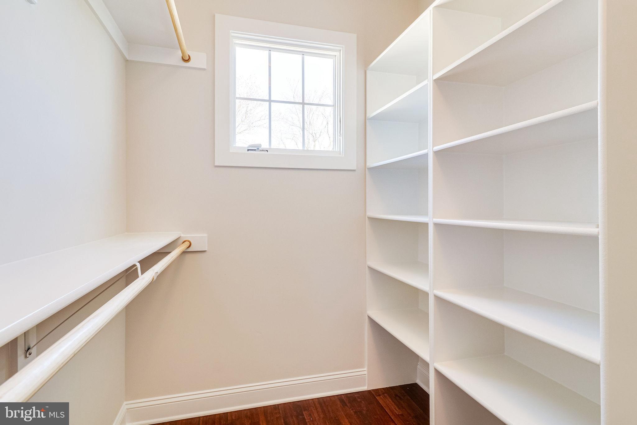 BROYHILL HEIGHTS - Residential