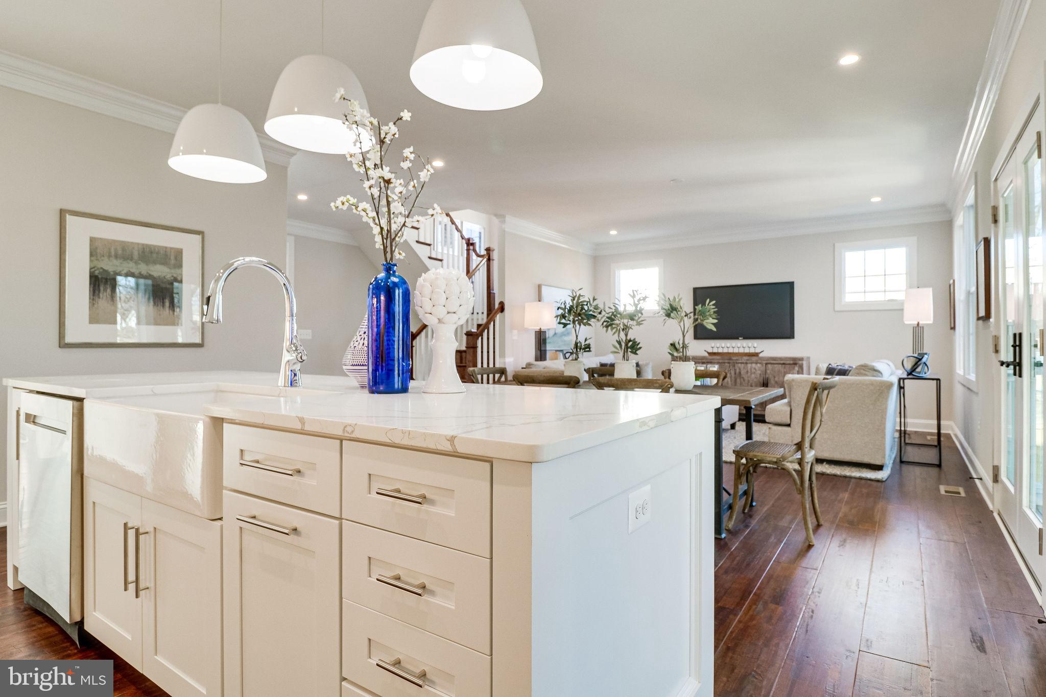 BROYHILL HEIGHTS - Residential