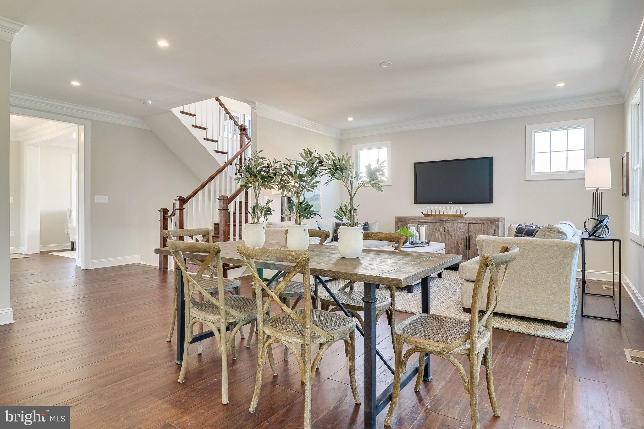 BROYHILL HEIGHTS - Residential