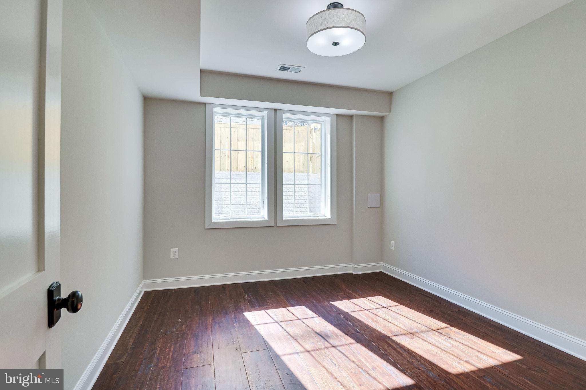 BROYHILL HEIGHTS - Residential