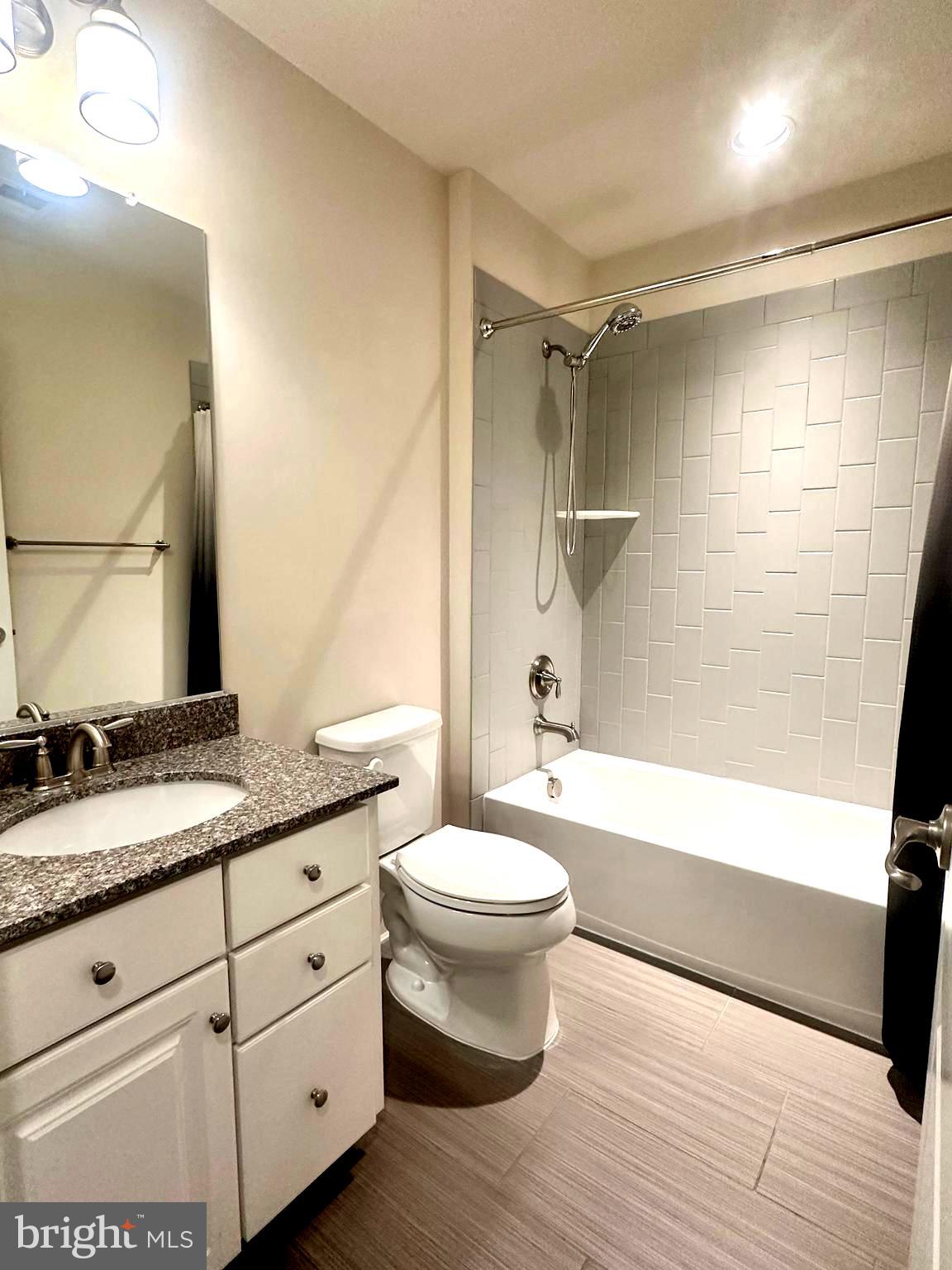 ONE LOUDOUN - Residential Lease