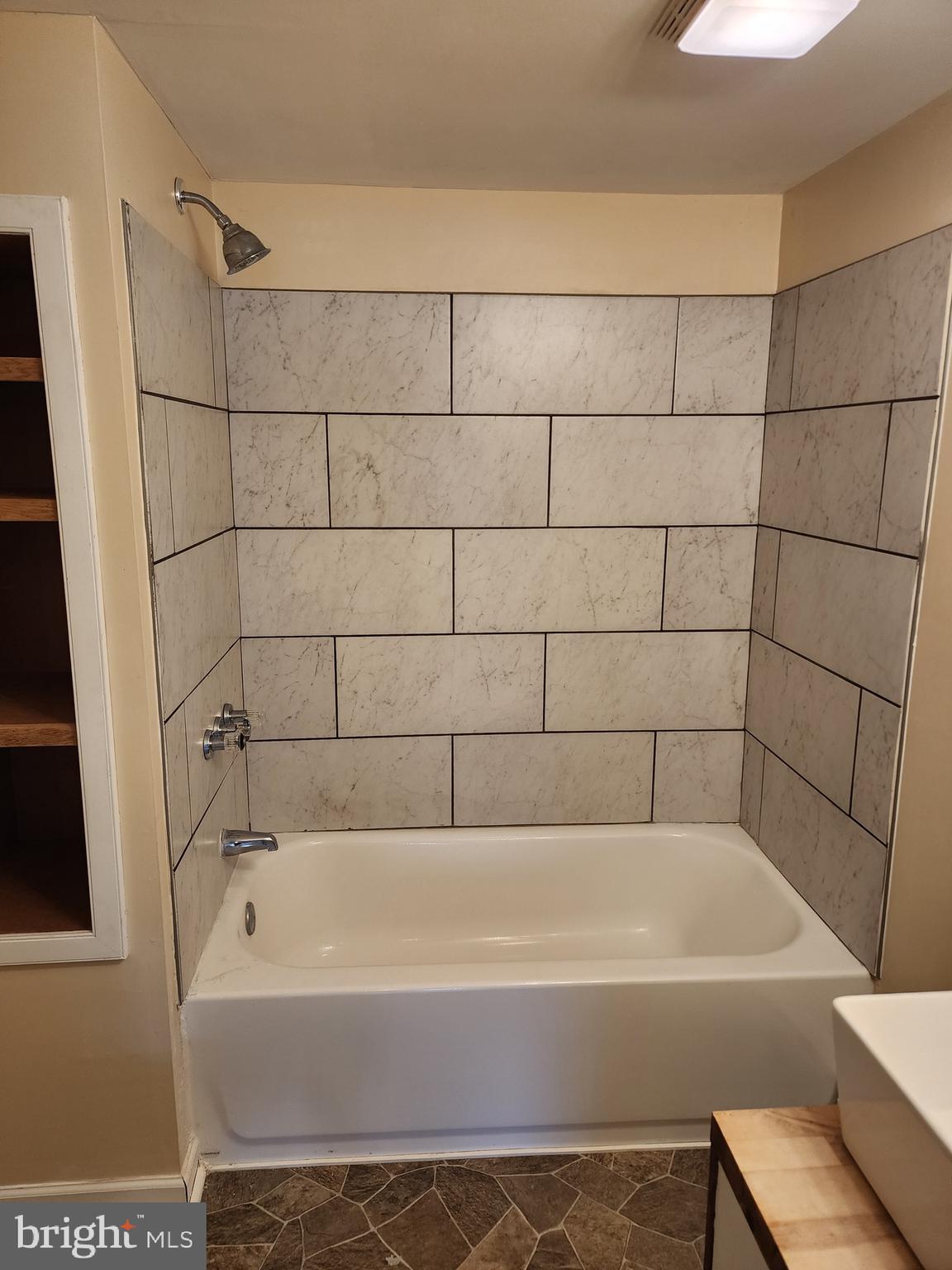 BERKELEY SPRINGS CORPORATION - Residential Lease