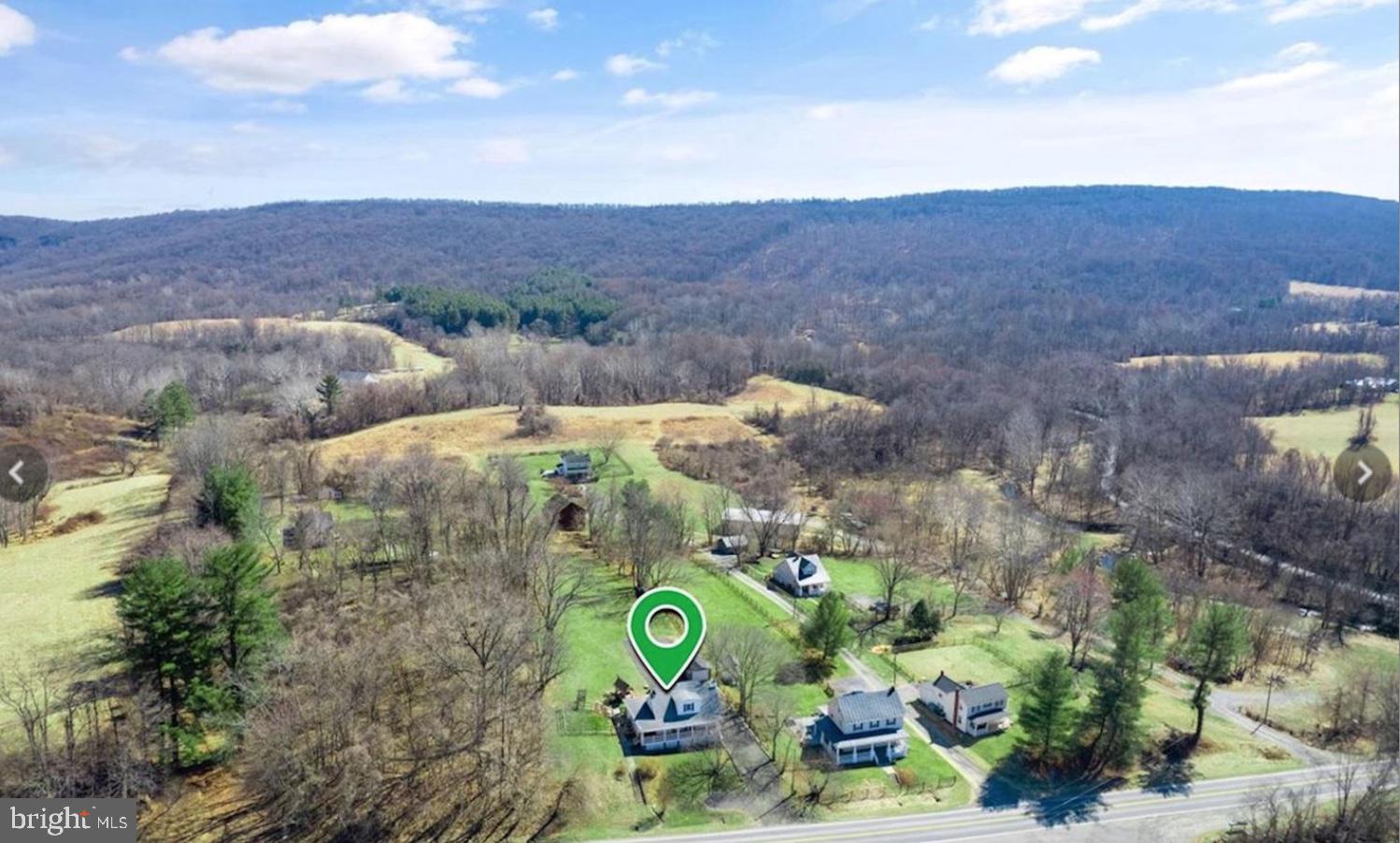 BETWEEN HILLS - Residential