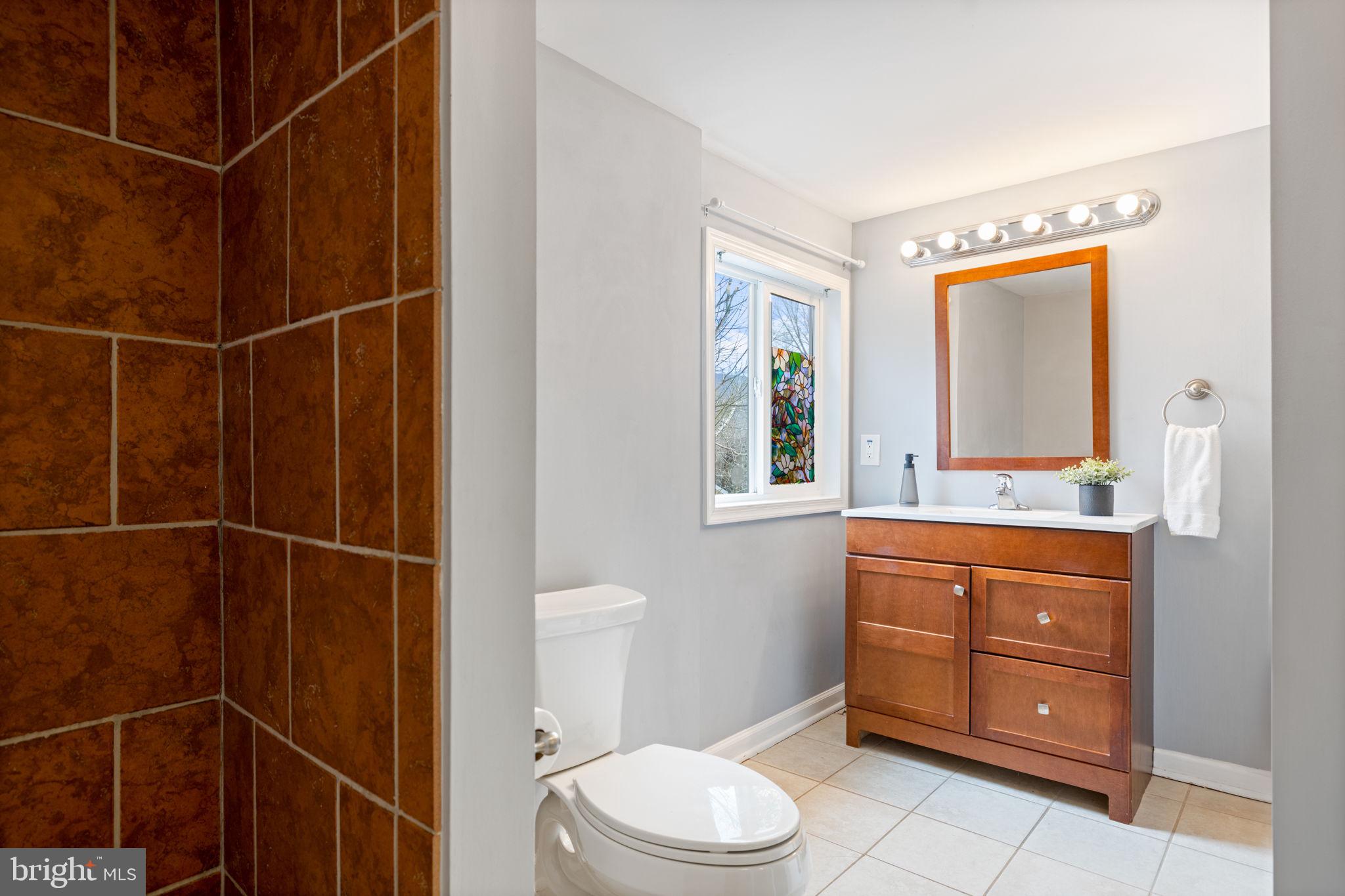 BETWEEN HILLS - Residential