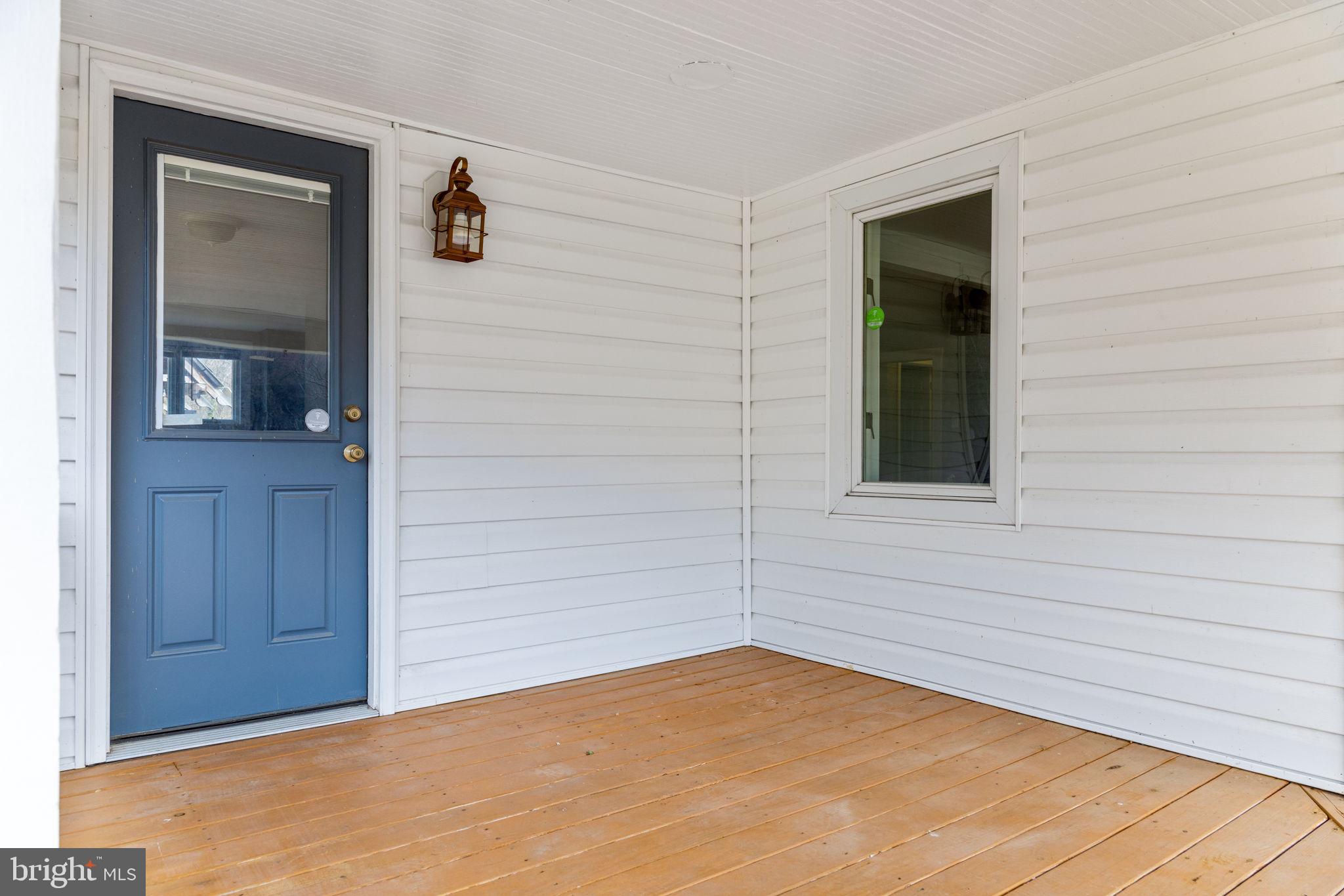 BETWEEN HILLS - Residential