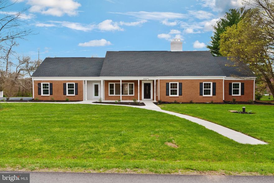 Beautiful 6 Bed 4 1/2 Bath in Purcellville on Large Half Acre Coner Lot. New Carpet, New Windows, New Appliances, New HVAC, New Water Heater, Primary Bath's, Walk in Closets, Hardwood Flooring, Upgraded Counter Tops, Fully Finished Walkout Basement, Many upgrades. Must See!