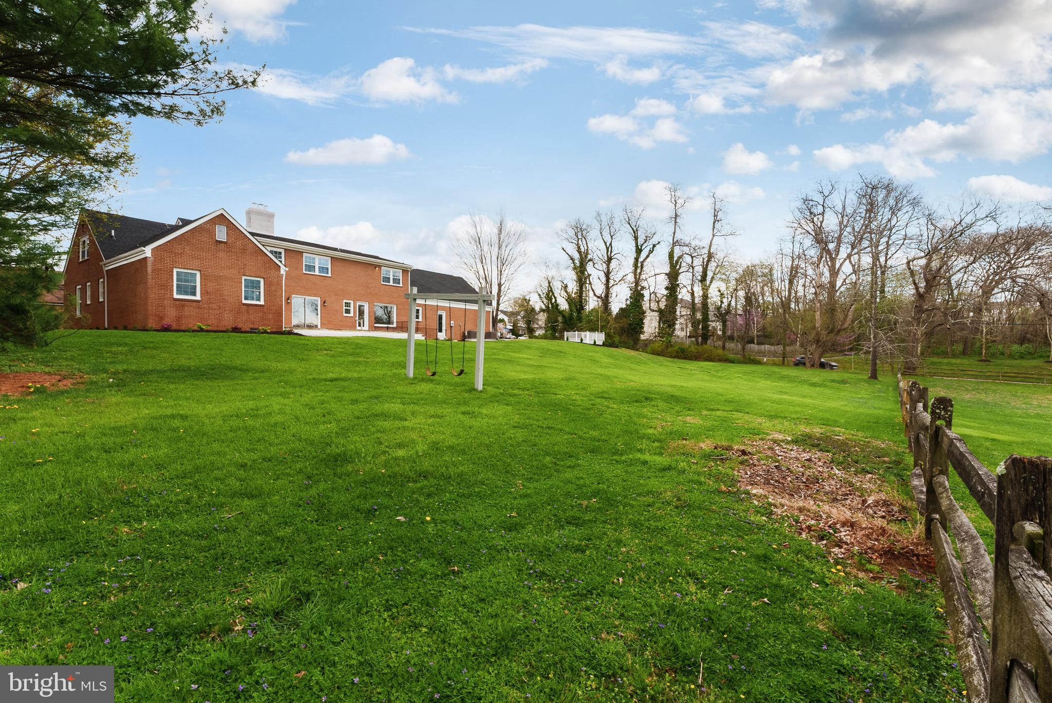 MOORCONES - Residential