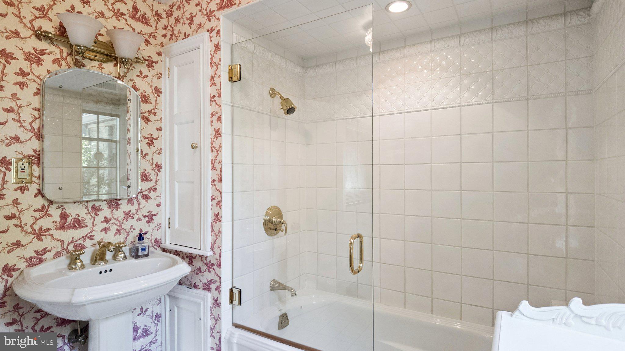 BRYN MAWR - Residential