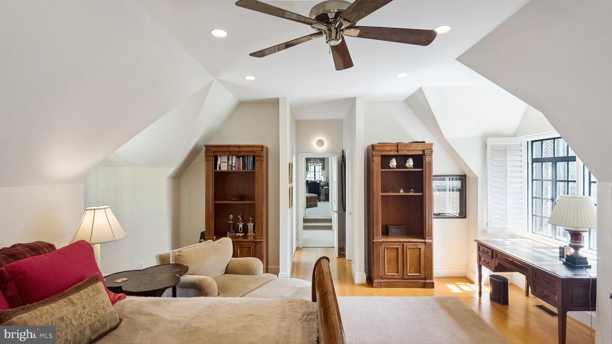 BRYN MAWR - Residential