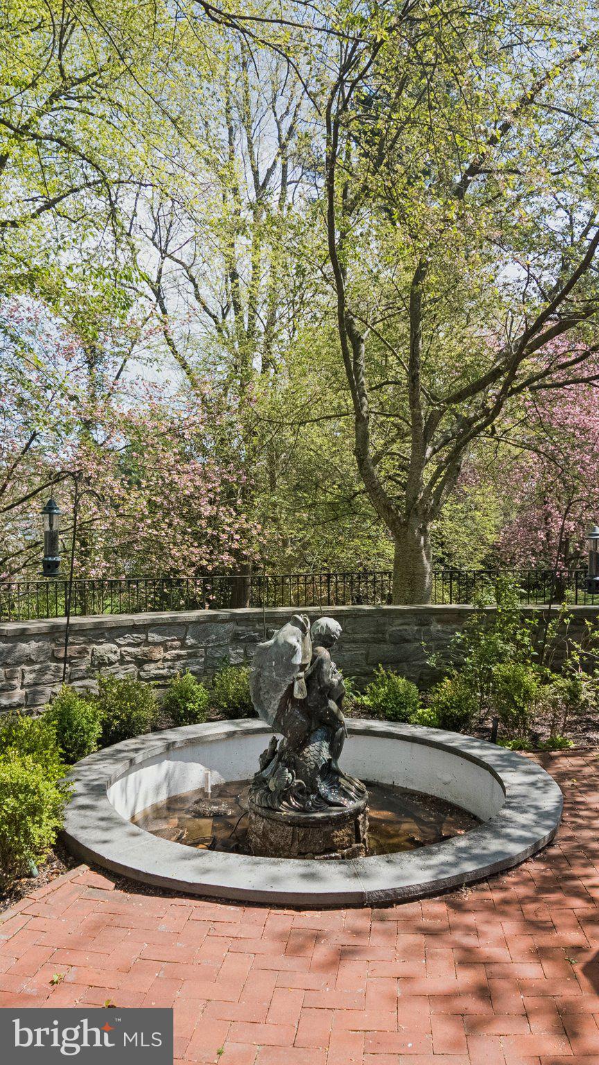 BRYN MAWR - Residential