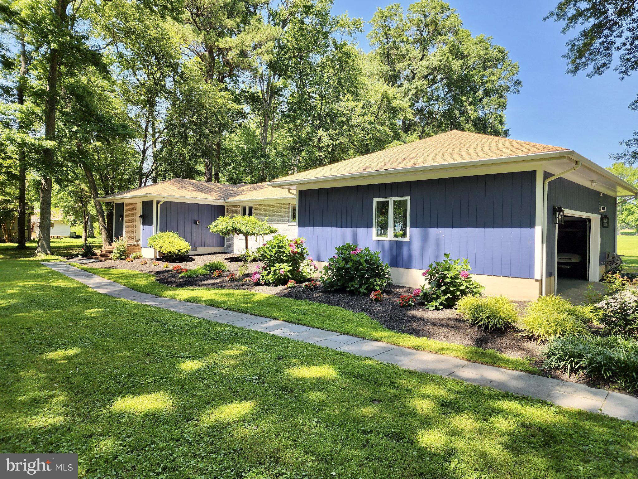 42 PROSPECT BAY DRIVE W