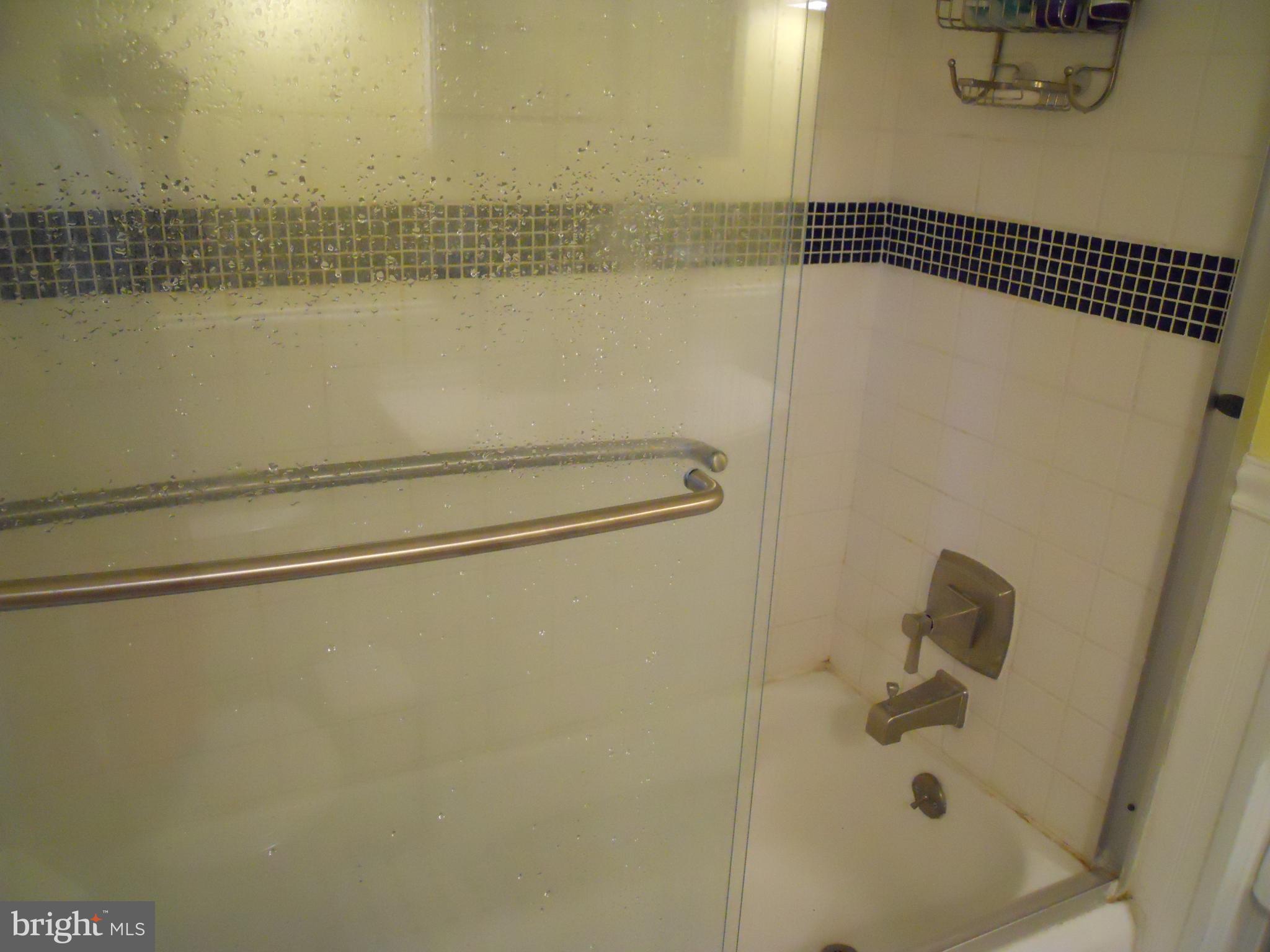 WYNNEWOOD PLAZA - Residential Lease