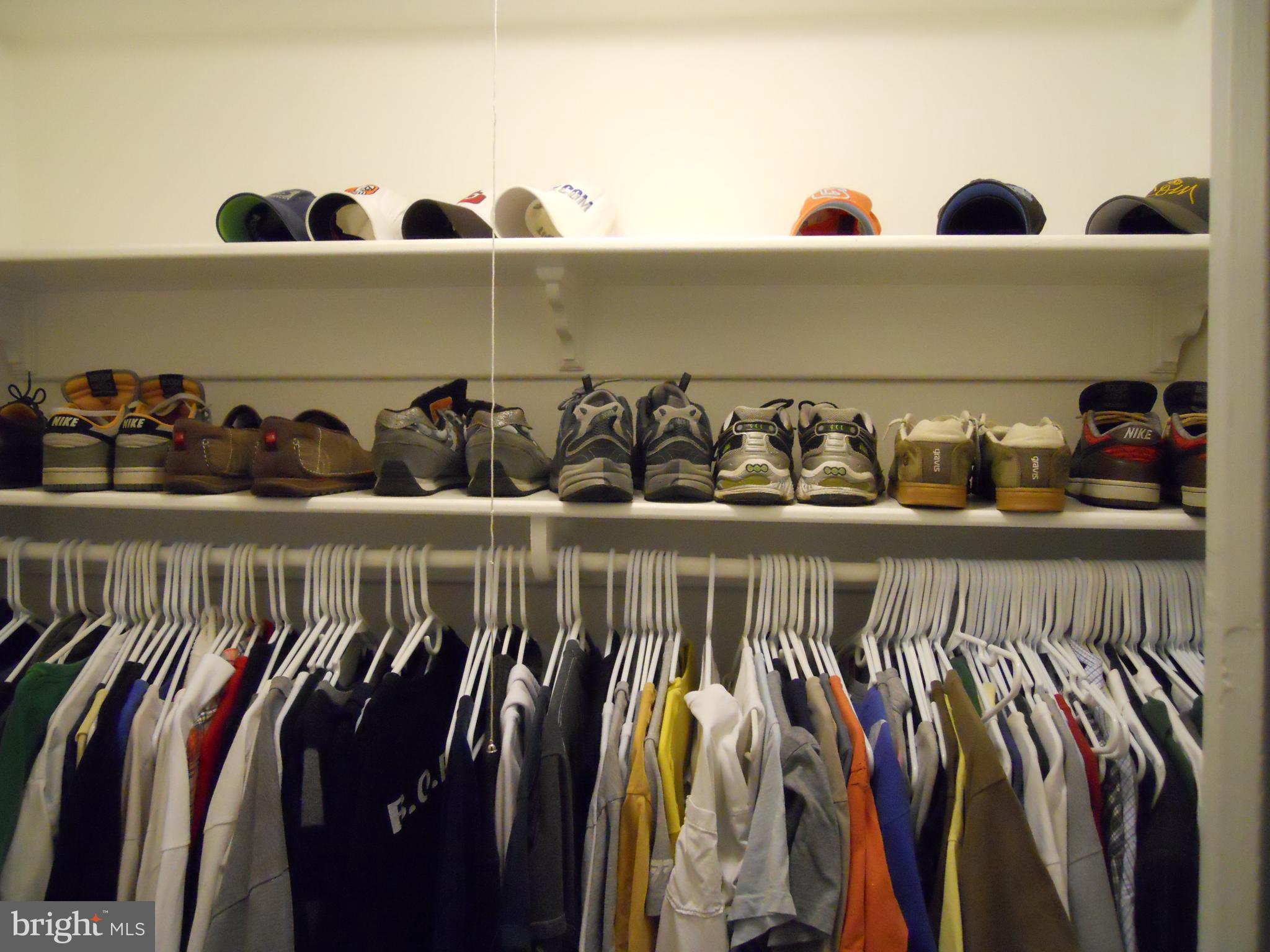 WYNNEWOOD PLAZA - Residential Lease