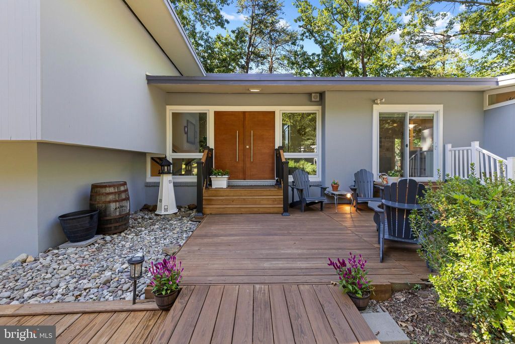 Photo of 173 Williams Drive, ANNAPOLIS, MD 21401 (MLS # MDAA2126690)