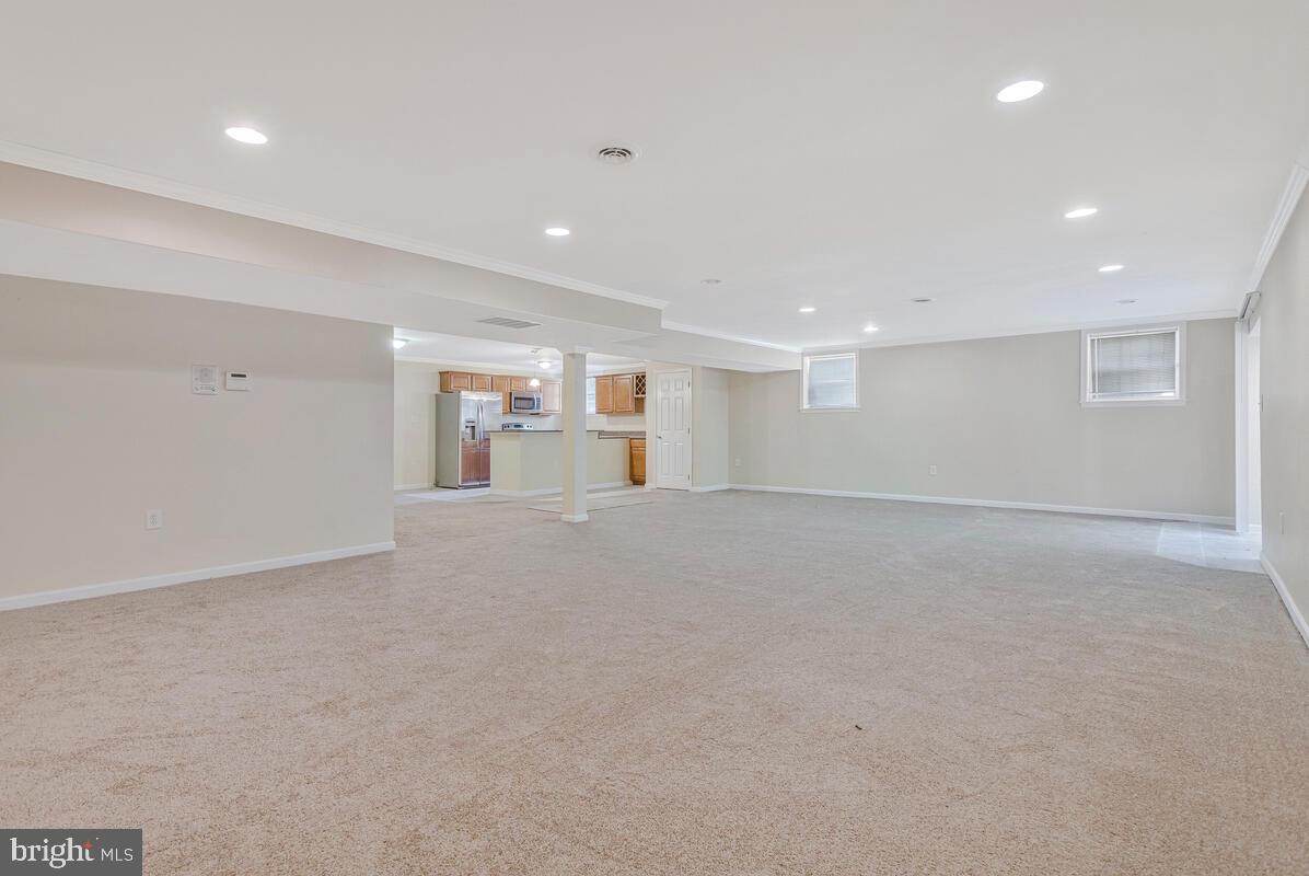 TWIN LAKES - Residential