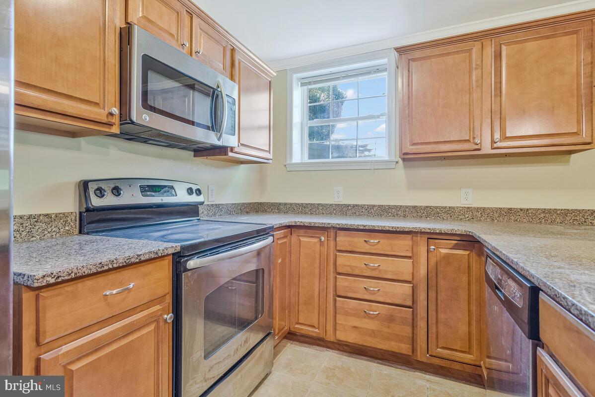 TWIN LAKES - Residential