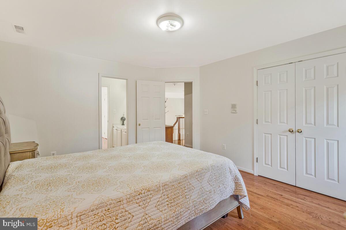 TWIN LAKES - Residential