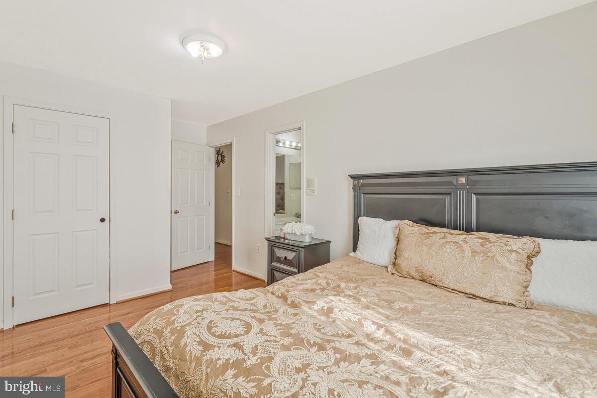 TWIN LAKES - Residential