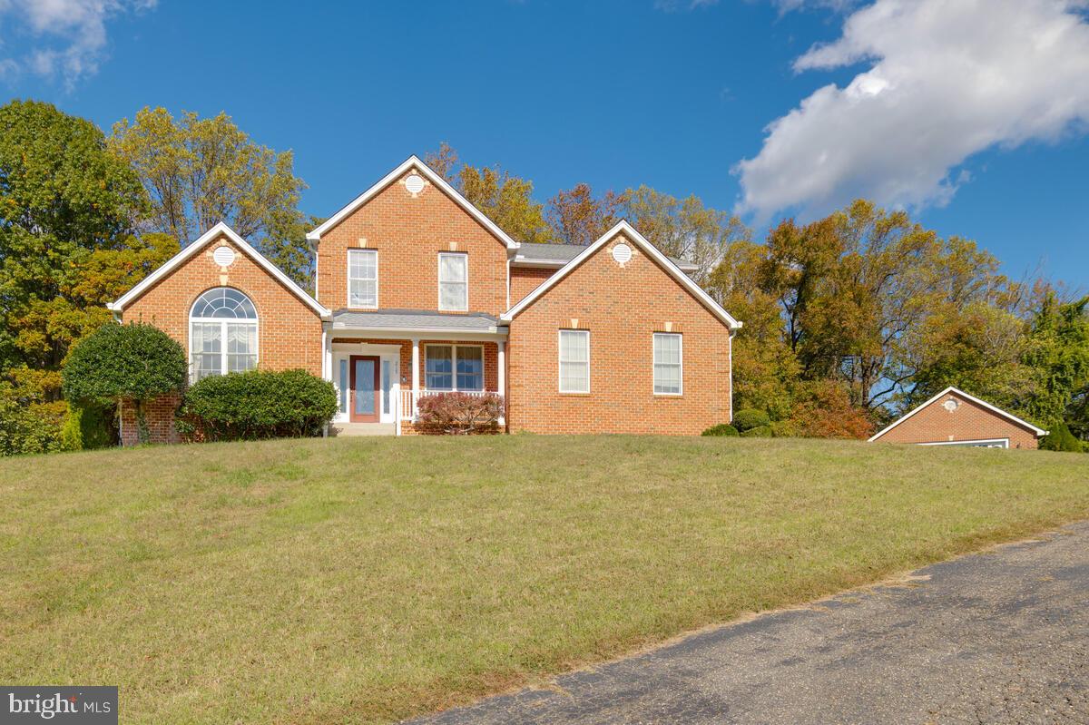 TWIN LAKES - Residential