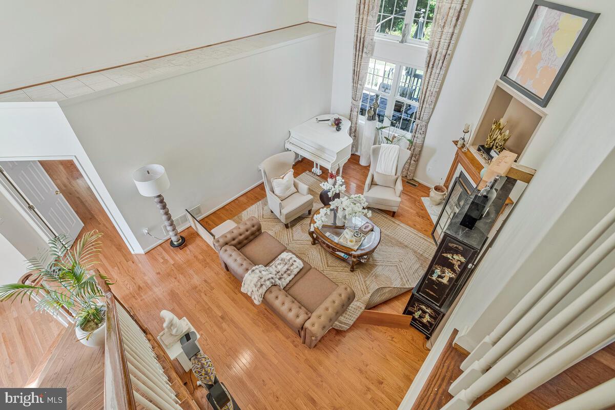 TWIN LAKES - Residential