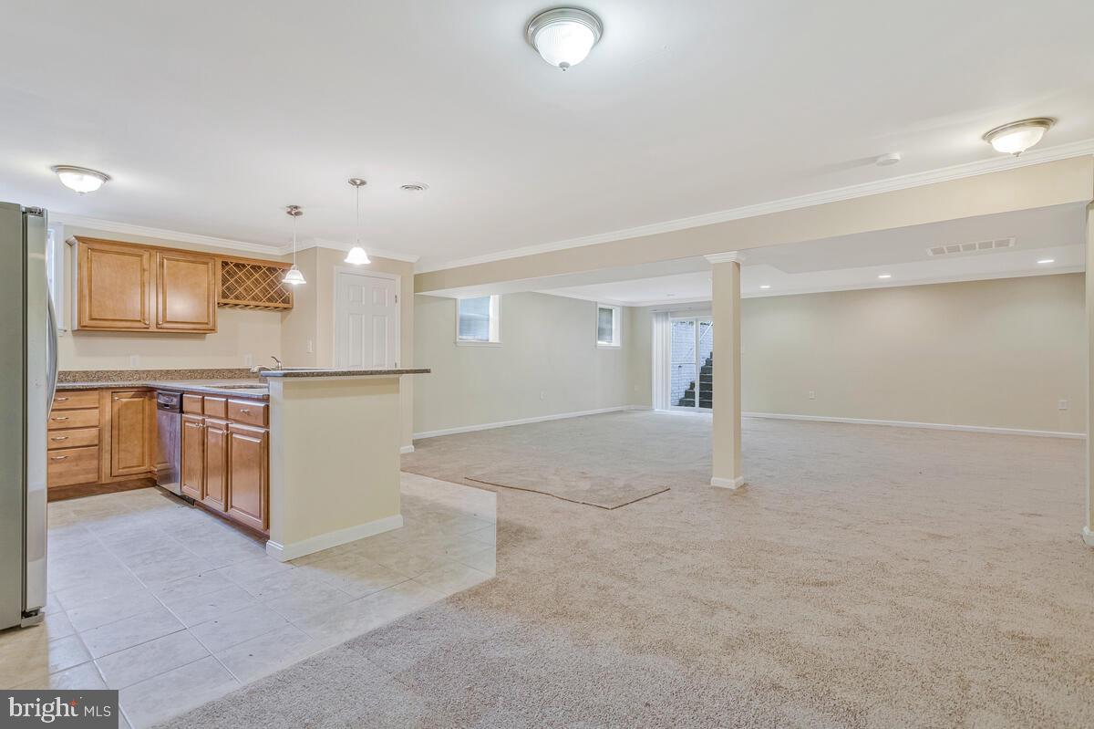 TWIN LAKES - Residential