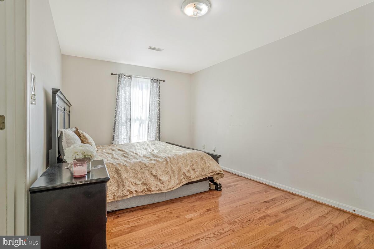 TWIN LAKES - Residential