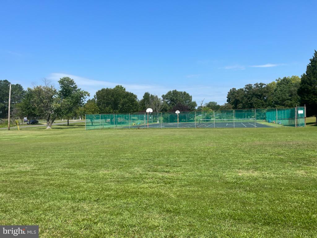 LONGVIEW BEACH CLUB - Residential