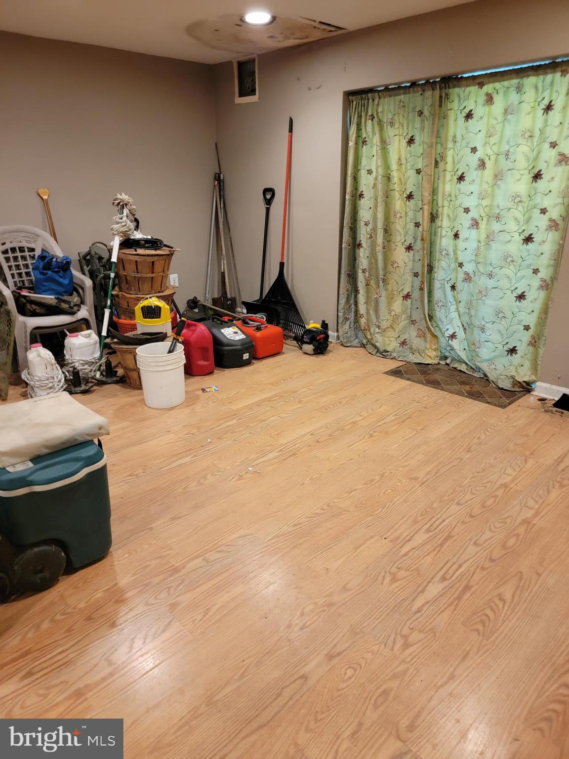 LONGVIEW BEACH CLUB - Residential