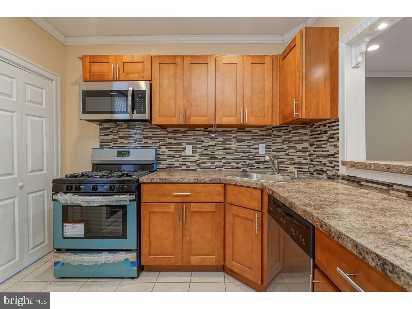 WEST OAK LANE - Residential