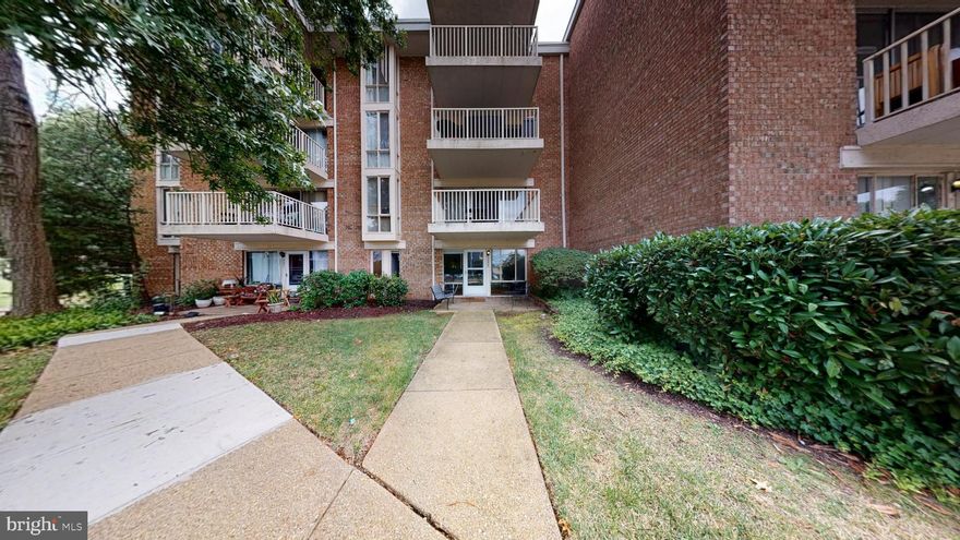 Spacious 1BR, 1BA Condo for Rent in Huntington Club
Welcome to this spacious and conveniently located 1-bedroom, 1-bathroom condo on the terrace level in the desirable Huntington Club community. This unit offers a private entrance and an outdoor patio, perfect for relaxing and enjoying the outdoors.
The condo features large windows that bring in plenty of natural light, creating a bright and inviting atmosphere. Ample closet space and an additional storage area in the building provide extra convenience.
Residents of Huntington Club enjoy fantastic community amenities, including:✔ Tennis courts✔ Swimming pool✔ Playgrounds✔ Fitness center✔ Reserved parking for residents and guests
Prime Location:
Short walk to Huntington Metro for easy commuting
Close to USPTO, Old Town Alexandria, Fort Belvoir, NSF, Hoffman Center, and MGM National Harbor
Convenient access to Pentagon, DCA Airport, I-495, I-395, and I-95
Additional Perks:✔ Pet-friendly community✔ Laundry room on the same level—no stairs required!
Don't miss this incredible rental opportunity in Huntington Club! Contact us today to schedule a showing.