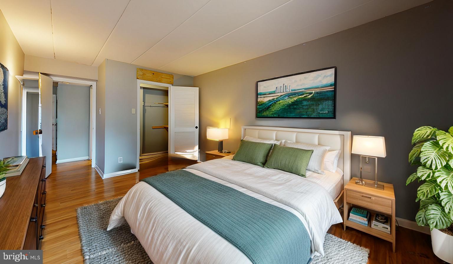 HUNTINGTON CLUB - Residential Lease