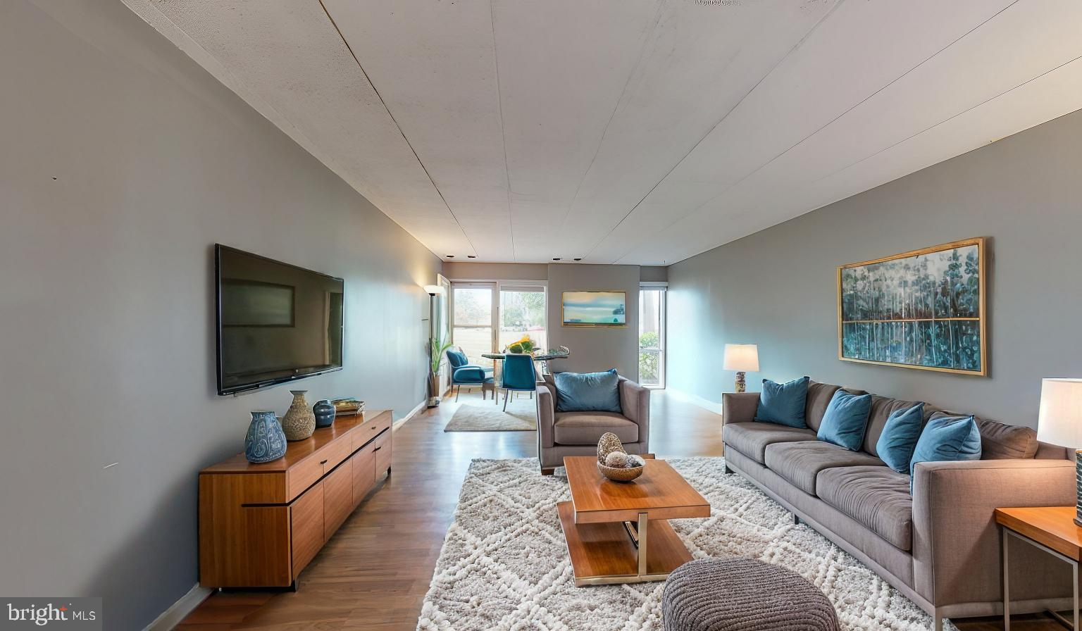 HUNTINGTON CLUB - Residential Lease