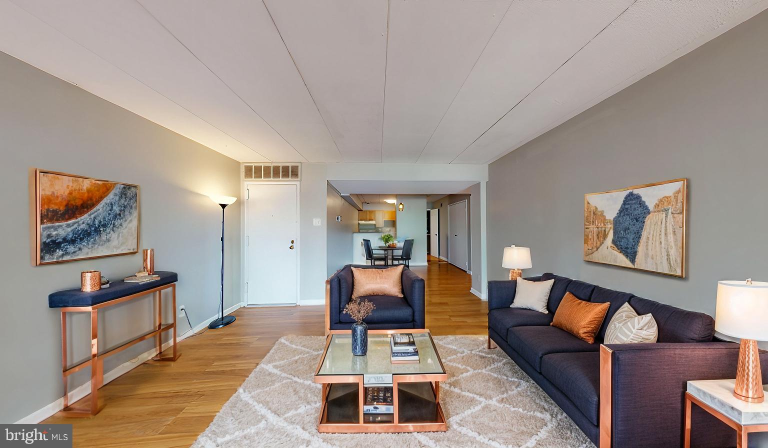 HUNTINGTON CLUB - Residential Lease