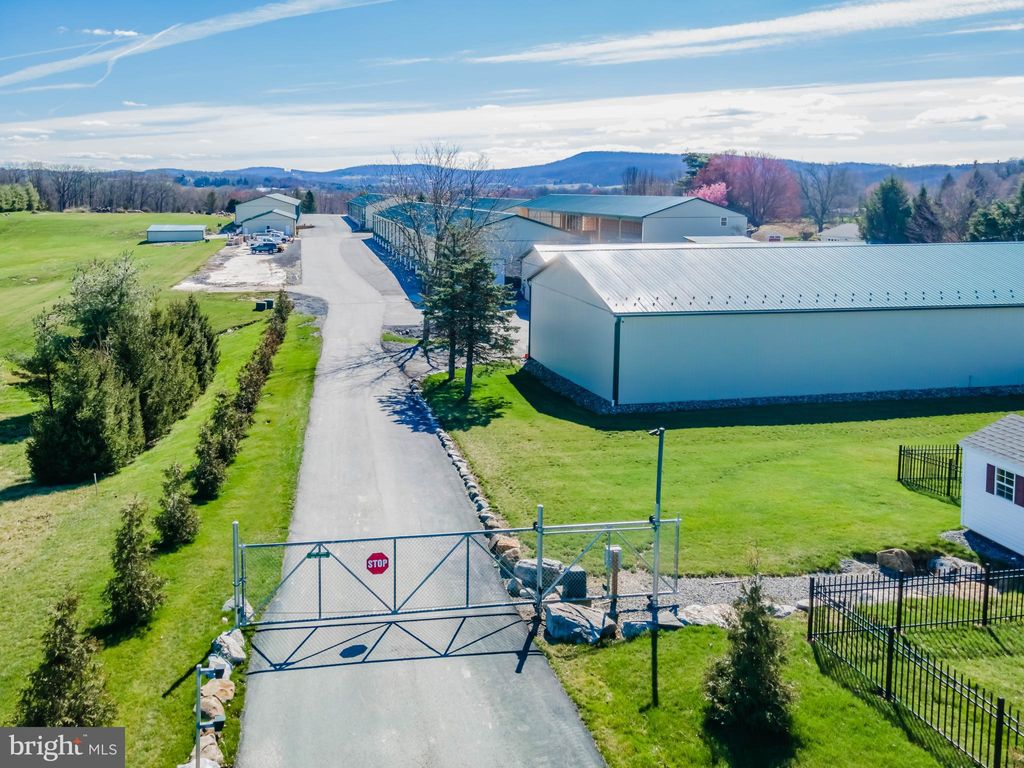 Photo of 165 Chestnut Grove Rd #D4, DILLSBURG, PA 17019 (MLS # PAYK2094040)