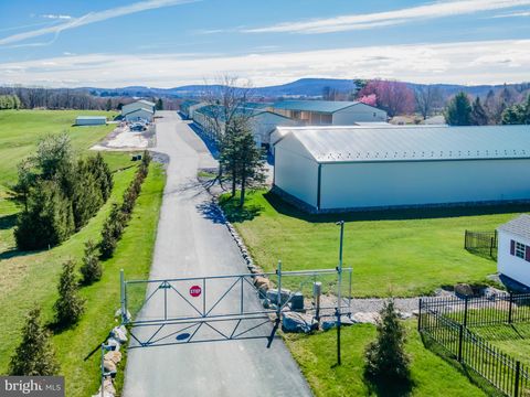 Photo of 165 Chestnut Grove Rd #D4, DILLSBURG, PA 17019 (MLS # PAYK2094040)