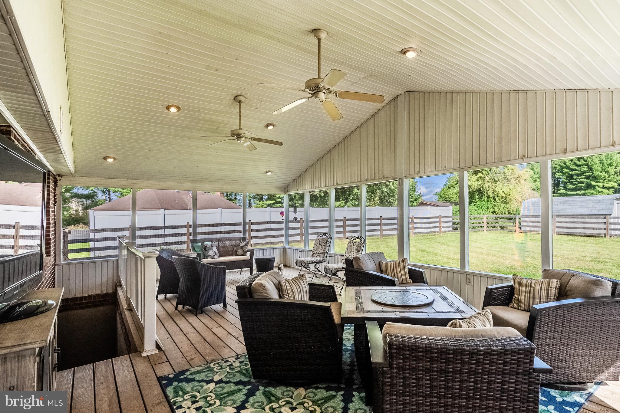 HAMILTON ACRES - Residential