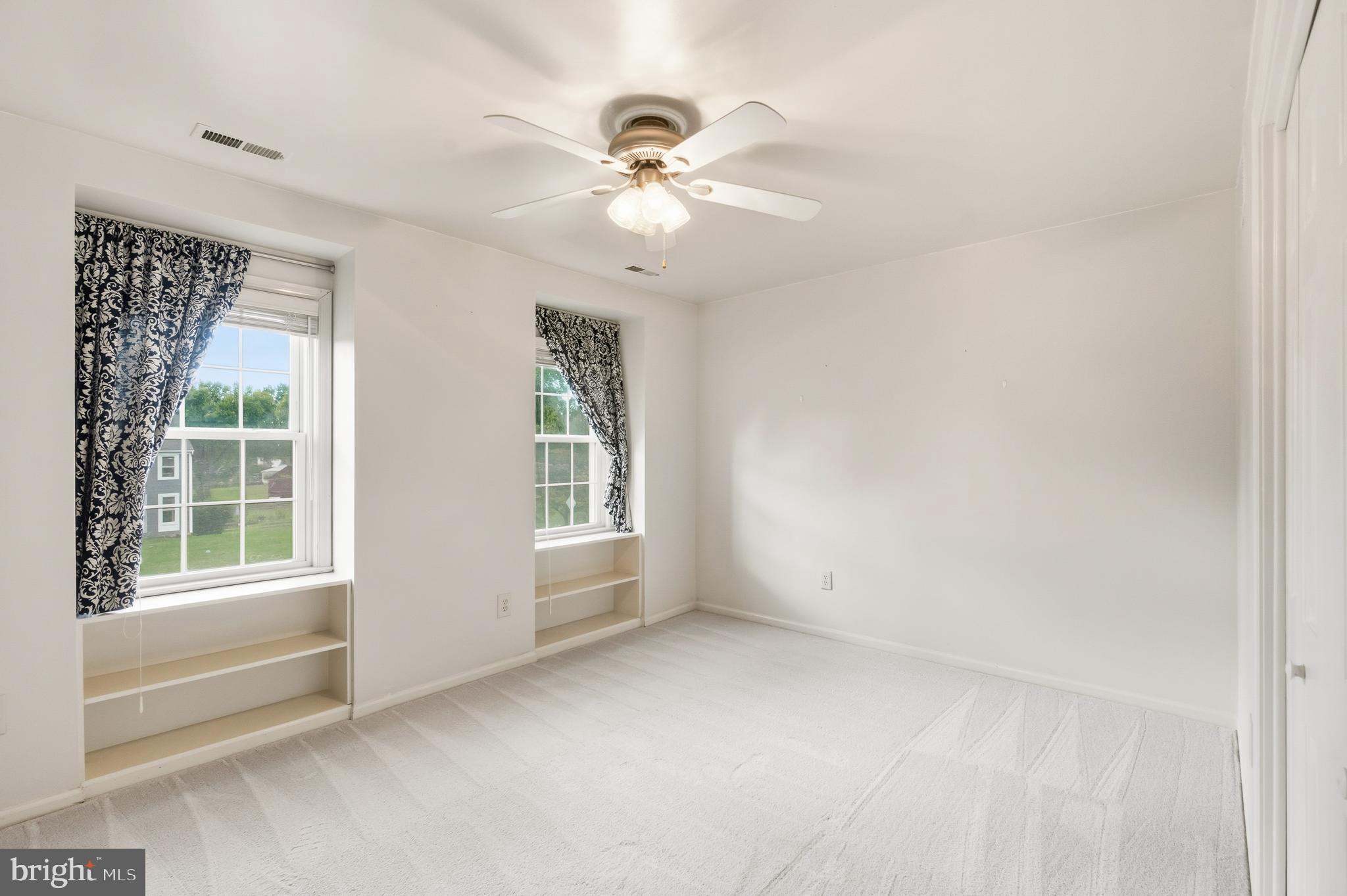 HAMILTON ACRES - Residential