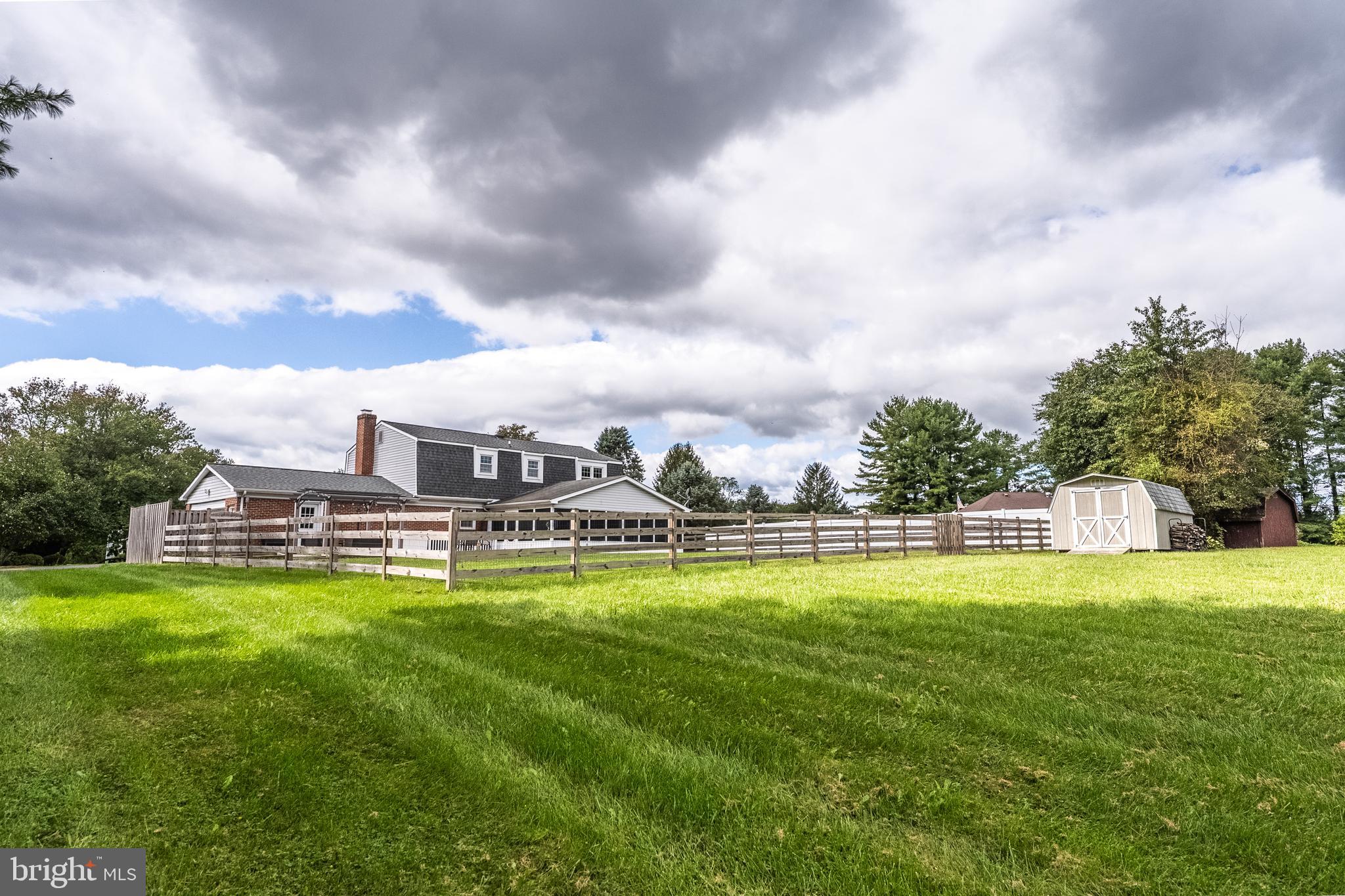 HAMILTON ACRES - Residential