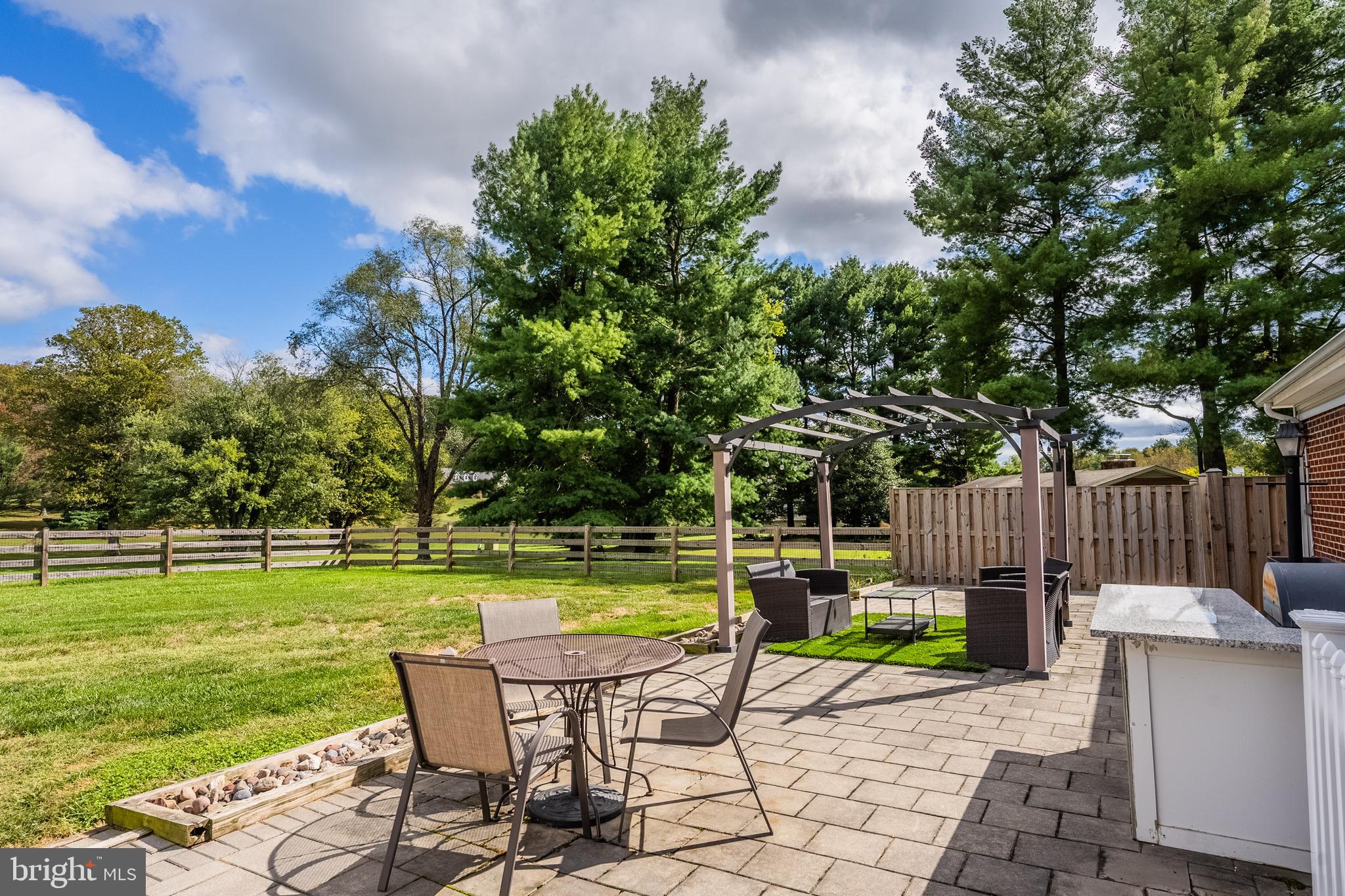 HAMILTON ACRES - Residential