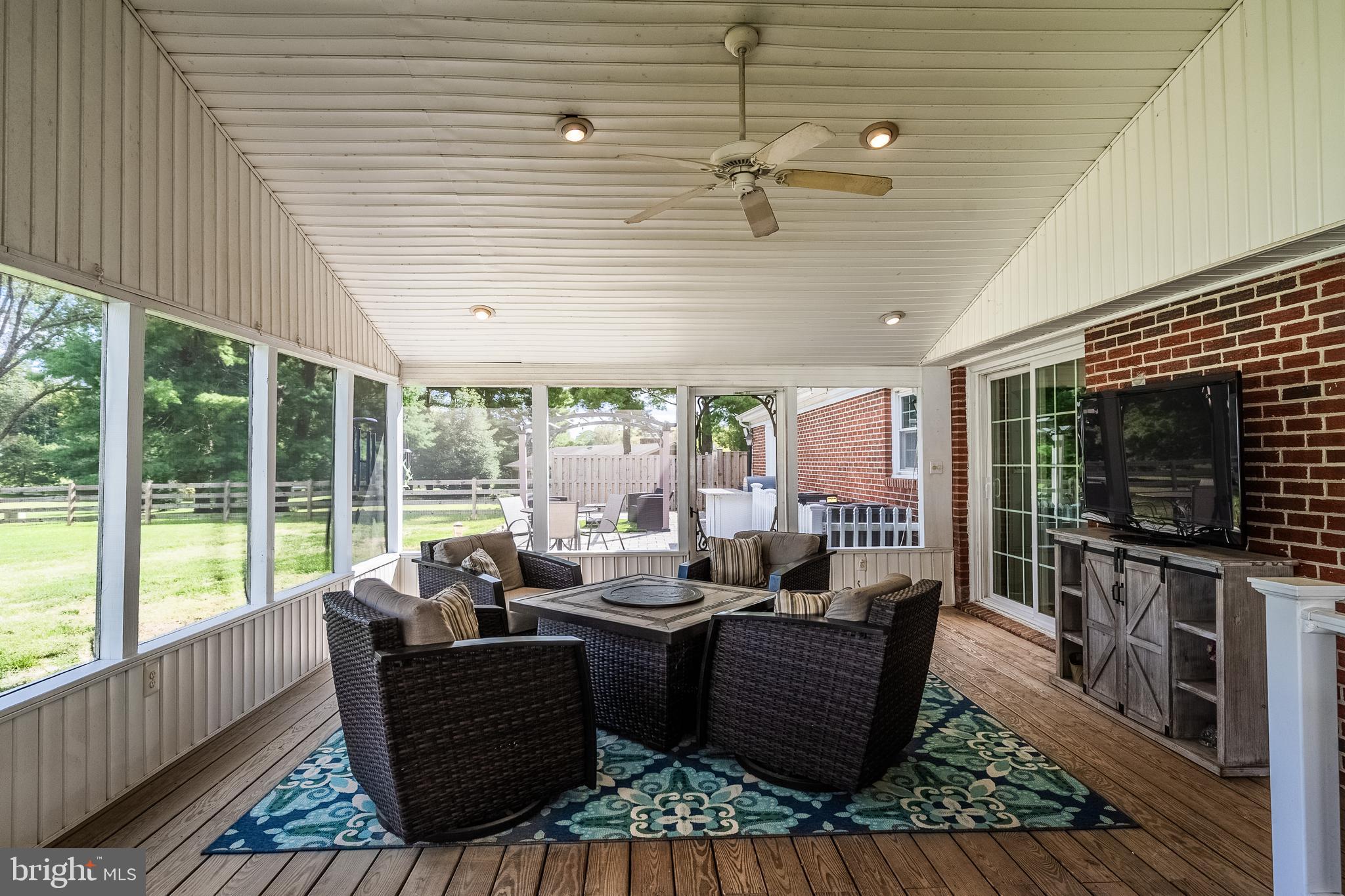 HAMILTON ACRES - Residential